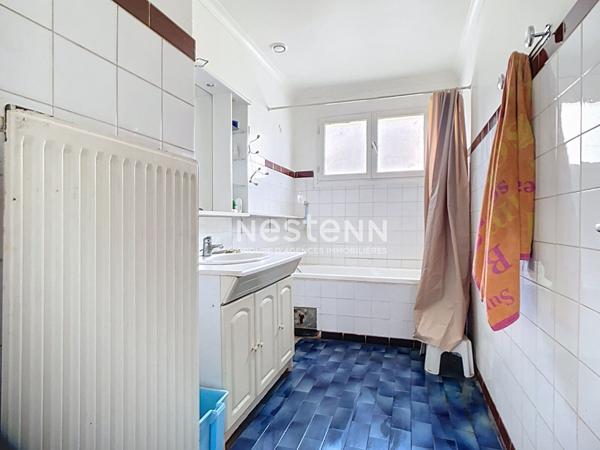 GLEIZE - maison de 143m2 - 6 chambres - jardin - garage - proche du centre de Villefranche - à rénover