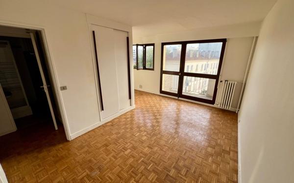 Appartement à vendre    1 pièce • 25,71 m2 Le Bourget