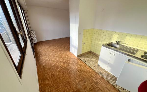 Appartement à vendre    1 pièce • 25,71 m2 Le Bourget