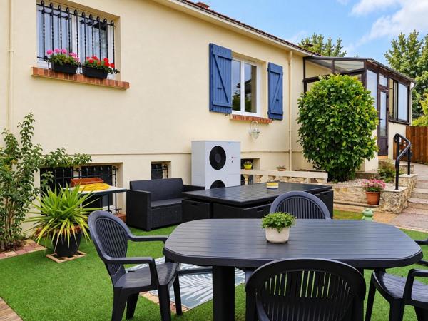 A 4 KM DE LA PLAGE, PROPRIETE AVEC GRAND TERRAIN  & DEPENDANCE