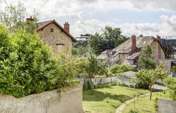 Sèvres BRANCAS Maison 1930 avec vue, beau terrain et potentiel.