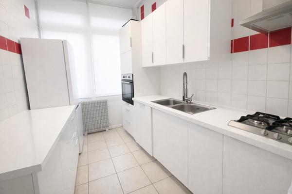 Local commercial avec appartement / bureau attenant – idéal restauration ou activité professionnelle