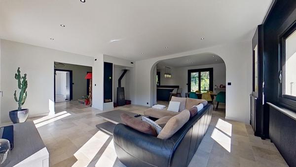 Maison individuelle de 300m² à Montmerle-sur-Saône (01090)