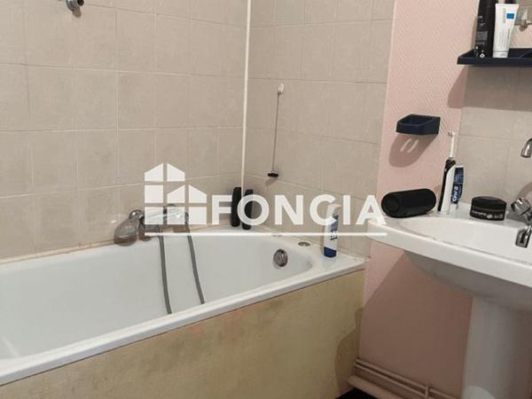 Location Appartement 2 pièces 32 m² - 216 RUE SAINT NICOLAS Sable Sur Sarthe 72300