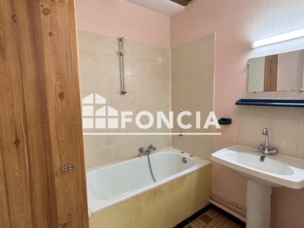 Location Appartement 2 pièces 32 m² - 216 RUE SAINT NICOLAS Sable Sur Sarthe 72300