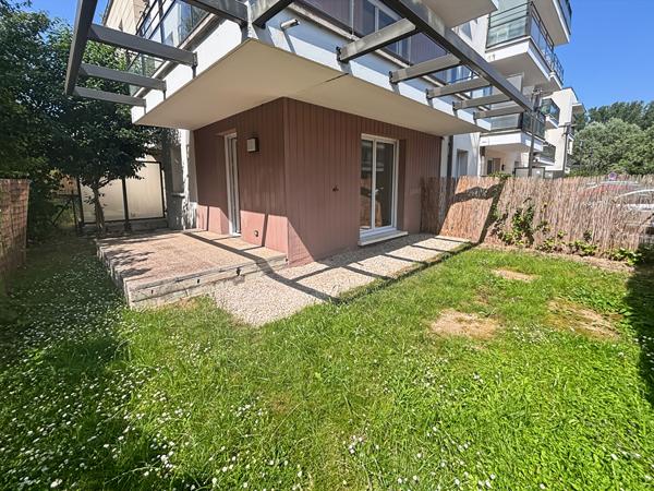 À LOUER - APPARTEMENT - MENNECY