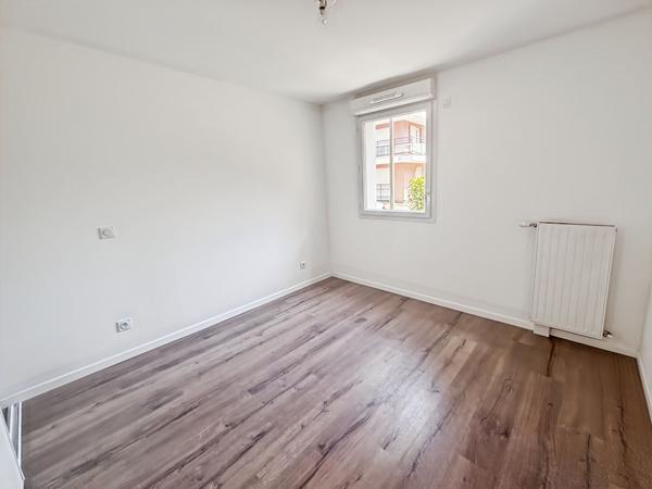 À LOUER - APPARTEMENT - MENNECY