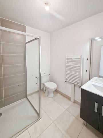 À LOUER - APPARTEMENT - MENNECY