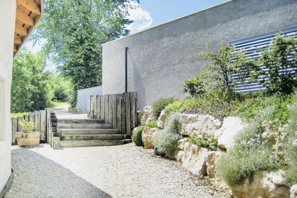 "Ferme rénovée 208 m² – Vue exceptionnelle Genève & Alpes – 5 chambres