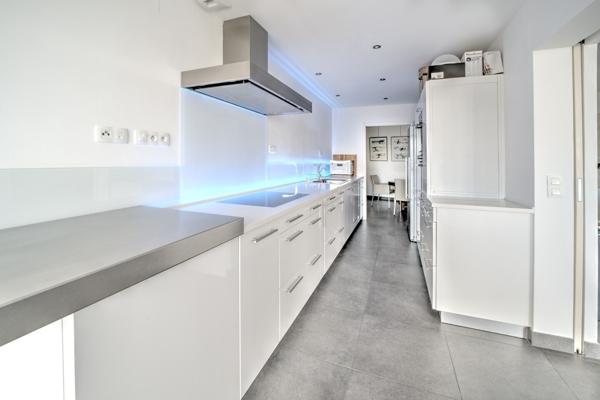 "Ferme rénovée 208 m² – Vue exceptionnelle Genève & Alpes – 5 chambres