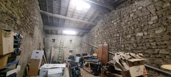 Grange-garage de Caractère aux Martres-de-Veyre