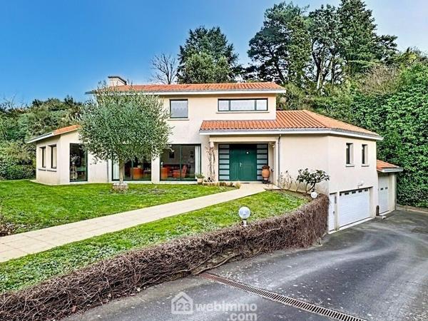 Maison 235 m² à Cholet 49300