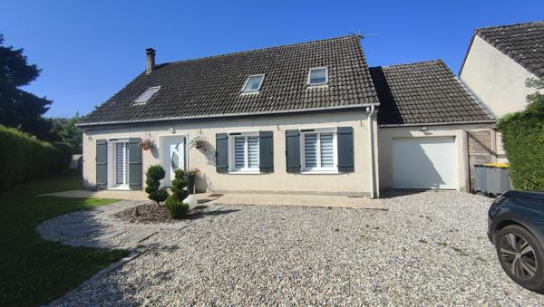 A 20 MN DE GISORS, MAISON RENOVEE DE 150 M² HAB SUR 800 M² DE TERRAIN CLOS AU CALME AVEC GARAGE ET SOUS SOL Gisors (27140)