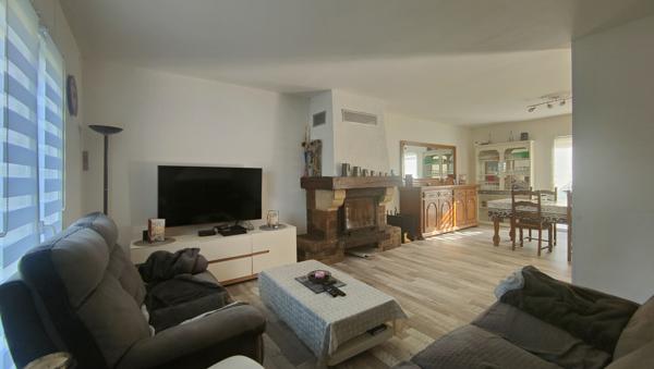 A 20 MN DE GISORS, MAISON RENOVEE DE 150 M² HAB SUR 800 M² DE TERRAIN CLOS AU CALME AVEC GARAGE ET SOUS SOL Gisors (27140)