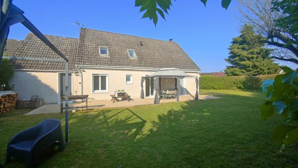 A 20 MN DE GISORS, MAISON RENOVEE DE 150 M² HAB SUR 800 M² DE TERRAIN CLOS AU CALME AVEC GARAGE ET SOUS SOL Gisors (27140)