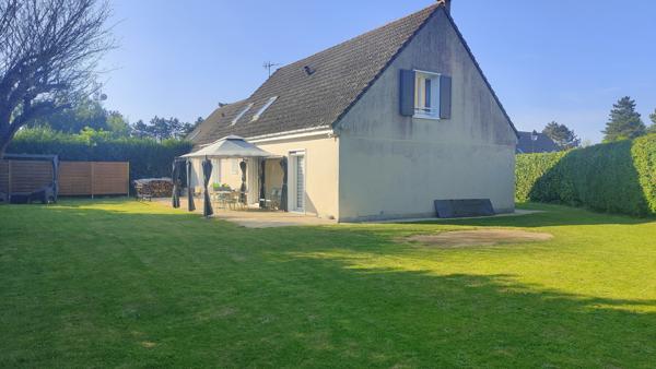 A 20 MN DE GISORS, MAISON RENOVEE DE 150 M² HAB SUR 800 M² DE TERRAIN CLOS AU CALME AVEC GARAGE ET SOUS SOL Gisors (27140)