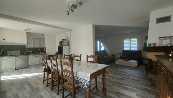 A 20 MN DE GISORS, MAISON RENOVEE DE 150 M² HAB SUR 800 M² DE TERRAIN CLOS AU CALME AVEC GARAGE ET SOUS SOL Gisors (27140)