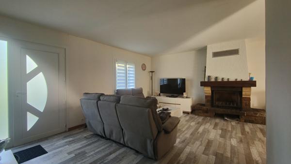 A 20 MN DE GISORS, MAISON RENOVEE DE 150 M² HAB SUR 800 M² DE TERRAIN CLOS AU CALME AVEC GARAGE ET SOUS SOL Gisors (27140)