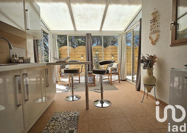 Maison traditionnelle 10 pièces de 235 m² à Flayosc (83780)