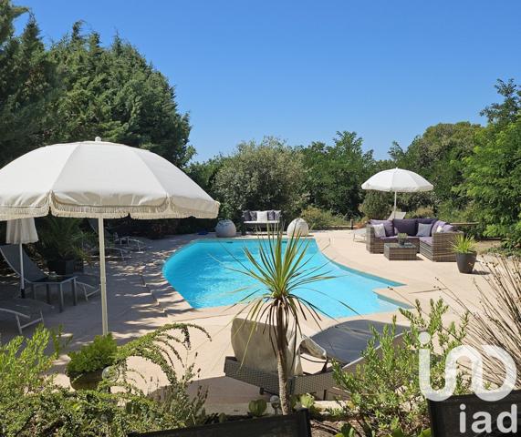 Maison traditionnelle 10 pièces de 235 m² à Flayosc (83780)