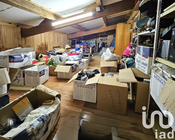 Maison traditionnelle 10 pièces de 235 m² à Flayosc (83780)