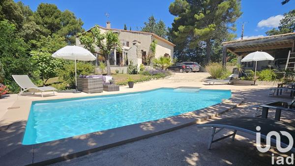 Maison traditionnelle 10 pièces de 235 m² à Flayosc (83780)