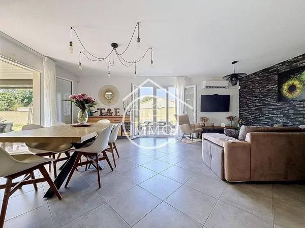 Lamothe-Montravel : Maison contemporaine de plain-pied