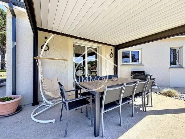 Lamothe-Montravel : Maison contemporaine de plain-pied