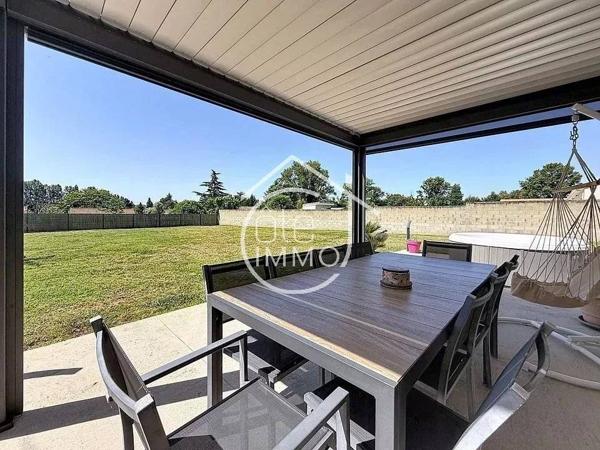 Lamothe-Montravel : Maison contemporaine de plain-pied