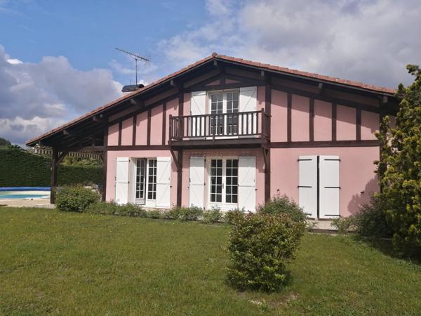 Belle Landaise traditionnelle et fonctionnelle.