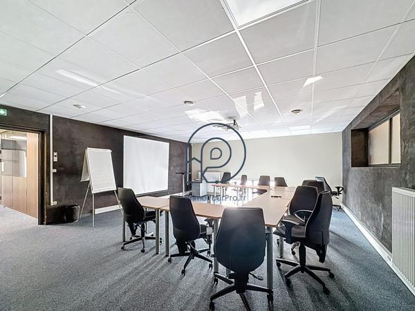 Lille – Euratechnologies : immeuble de bureaux indépendant de 1 318 m² avec 20 parkings
