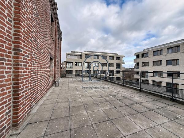 Lille – Euratechnologies : immeuble de bureaux indépendant de 1 318 m² avec 20 parkings