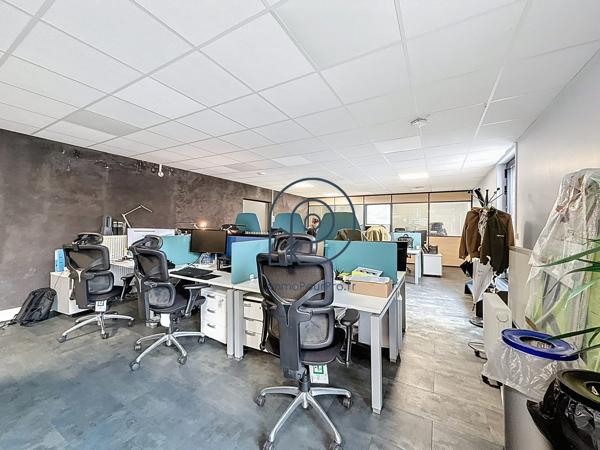 Lille – Euratechnologies : immeuble de bureaux indépendant de 1 318 m² avec 20 parkings