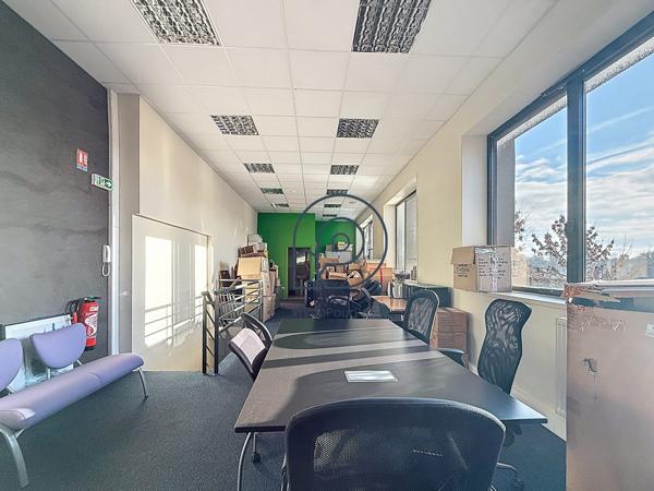 Lille – Euratechnologies : immeuble de bureaux indépendant de 1 318 m² avec 20 parkings