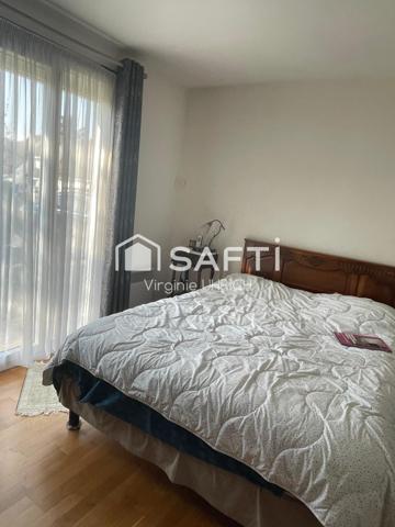 Maison individuelle, en impasse, proche du bois de Maurepas, T7, de 160 m2, avec grands volumes , et jardin spacieux!