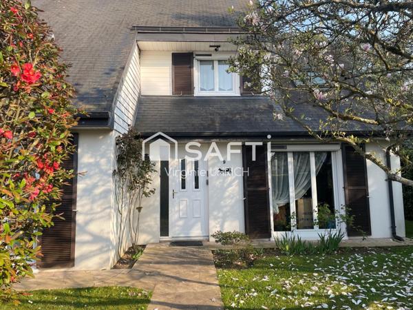 Maison individuelle, en impasse, proche du bois de Maurepas, T7, de 160 m2, avec grands volumes , et jardin spacieux!