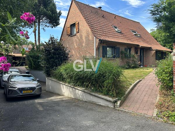 Villa d'exception au coeur de Ronchin -150 m² habitables sur 930 m² de terrain , Ronchin