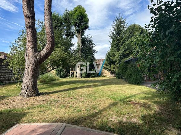 Villa d'exception au coeur de Ronchin -150 m² habitables sur 930 m² de terrain , Ronchin