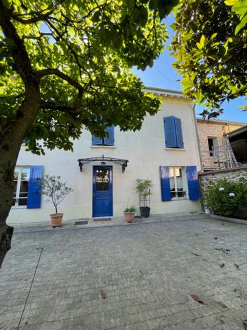 Maison de caractère  à proximité du centre ville de Draveil 445000€!