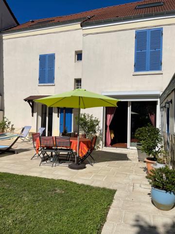 Maison de caractère  à proximité du centre ville de Draveil 445000€!