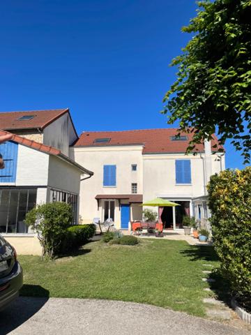 Maison de caractère  à proximité du centre ville de Draveil 445000€!