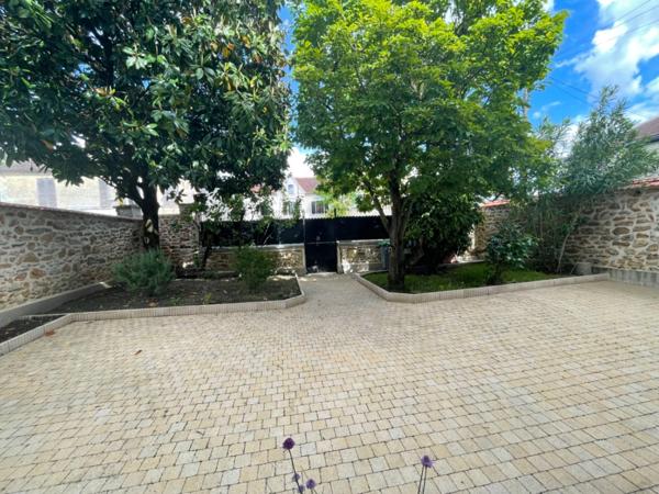 Maison de caractère  à proximité du centre ville de Draveil 445000€!