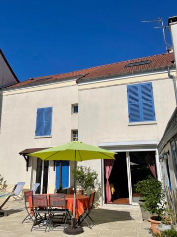 Maison de caractère  à proximité du centre ville de Draveil 445000€!