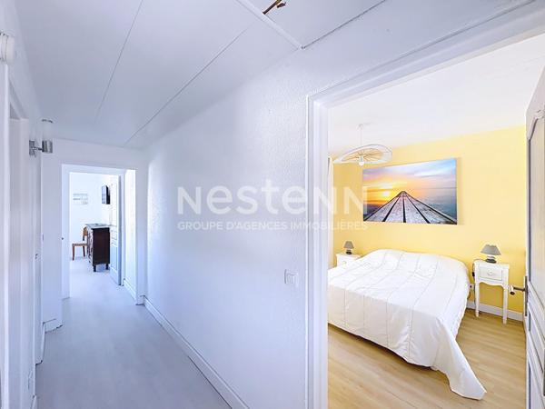 Grand appartement en duplex 5 pièces de 82 m2 avec vue port & mer dans résidence sécurisée avec gardien à l'année, ascenseur, place de parking & local à vélos,Gruissan 11430
