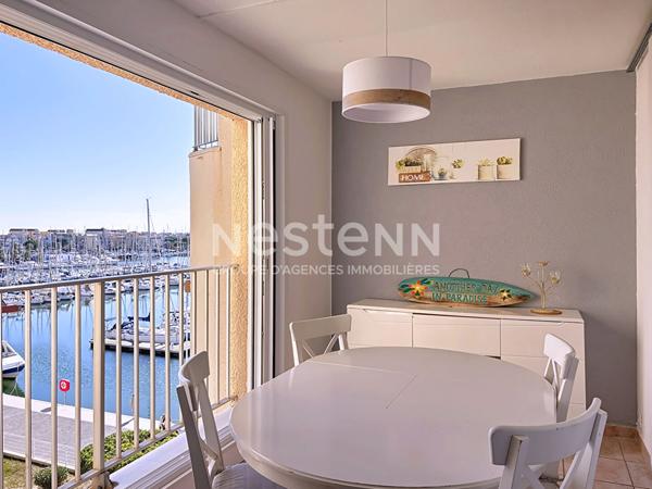 Grand appartement en duplex 5 pièces de 82 m2 avec vue port & mer dans résidence sécurisée avec gardien à l'année, ascenseur, place de parking & local à vélos,Gruissan 11430