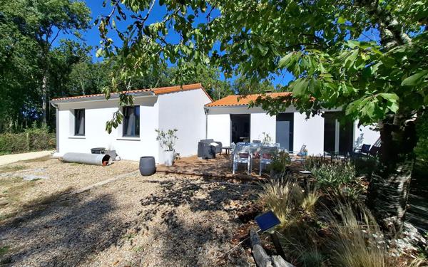 Maison à vendre    4 pièces •  Médis