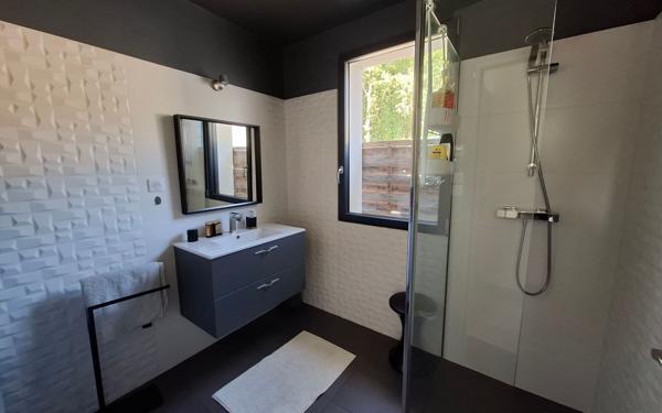 Maison à vendre    4 pièces •  Médis