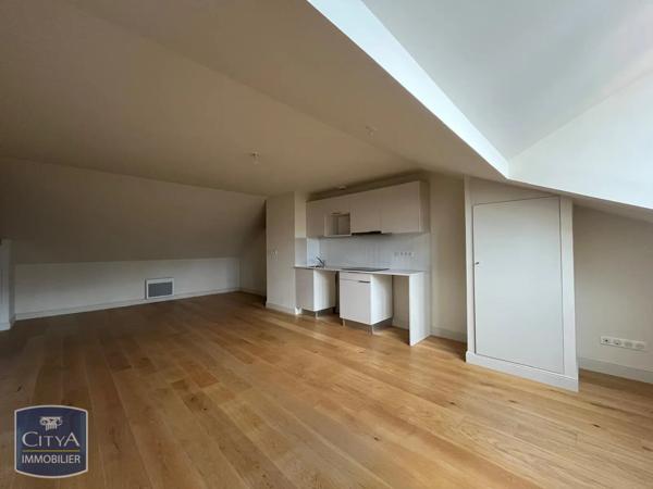 Appartement à louer 2 pièces 57.3m² Nîmes (30000)