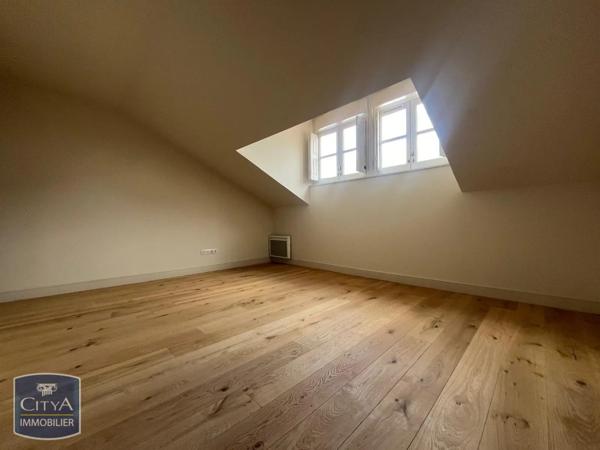 Appartement à louer 2 pièces 57.3m² Nîmes (30000)