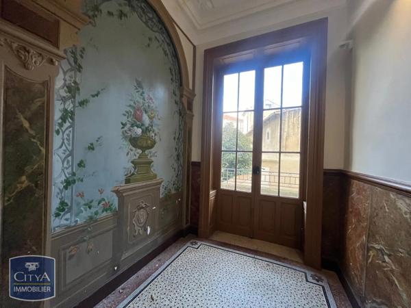 Appartement à louer 2 pièces 57.3m² Nîmes (30000)